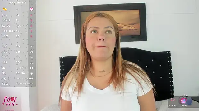 Alexandra Torress online show from November 18, 2025, 3:48 pm