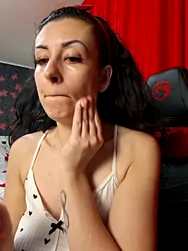 loryyy sexyyy online show from May 5, 2026, 8:12 pm