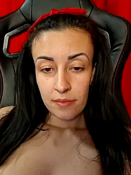 loryyy sexyyy online show from April 30, 2026, 8:57 pm