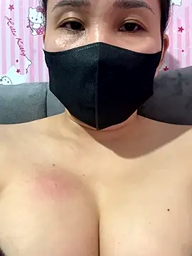 Snapshot of Asian_girl13 chatting on November 7, 2025, 4:55 pm Asian girl13 online show from November 7, 2025, 4:55 pm