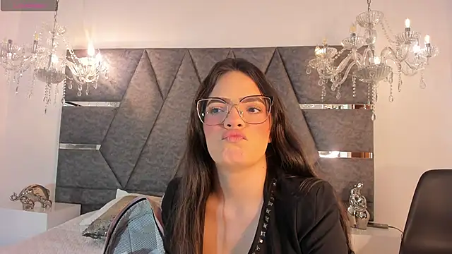 IsabellaGrey19 online show from February 25, 2025, 8:00 pm
