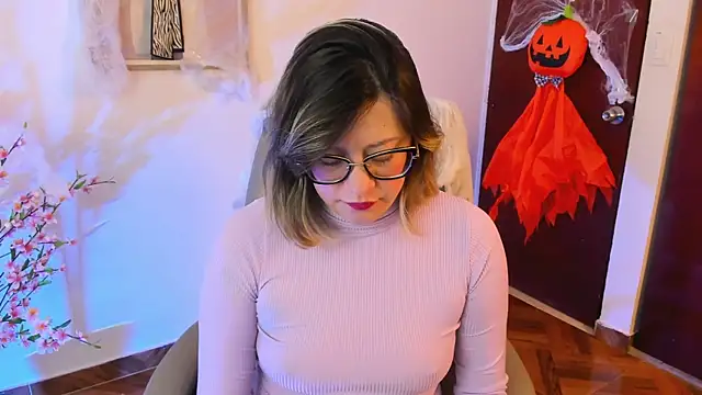 Snapshot of Chanelll_Taylorr_ chatting on October 22, 2025, 9:09 am Chanelll Taylorr online show from October 22, 2025, 9:09 am