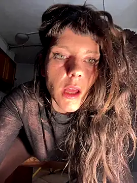 Snapshot of OniricFemme chatting on December 3, 2025, 5:30 am OniricFemme online show from December 3, 2025, 5:30 am