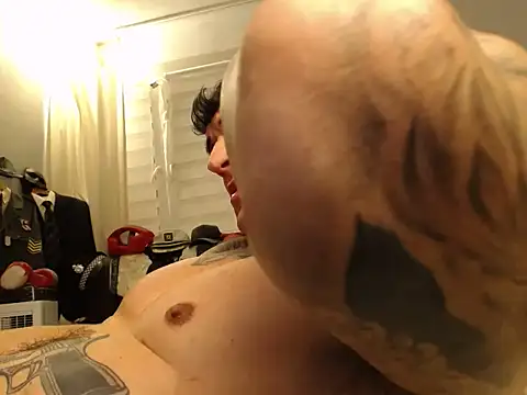 Snapshot of ballardbret chatting on October 31, 2025, 11:55 pm ballardbret online show from October 31, 2025, 11:55 pm