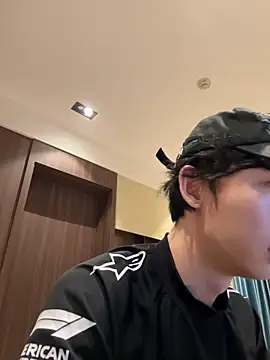 1a1a1alll online show from November 4, 2025, 2:43 pm