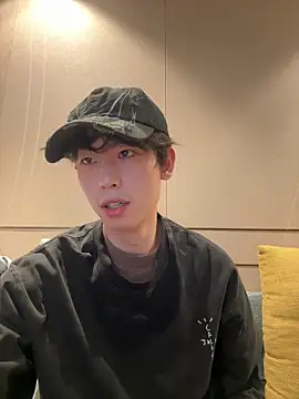 Snapshot of 1a1a1alll chatting on February 11, 2025, 2:24 pm 1a1a1alll online show from February 11, 2025, 2:24 pm