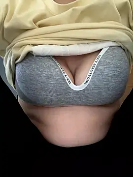 Milk Mom99 online show from January 16, 2026, 6:06 am