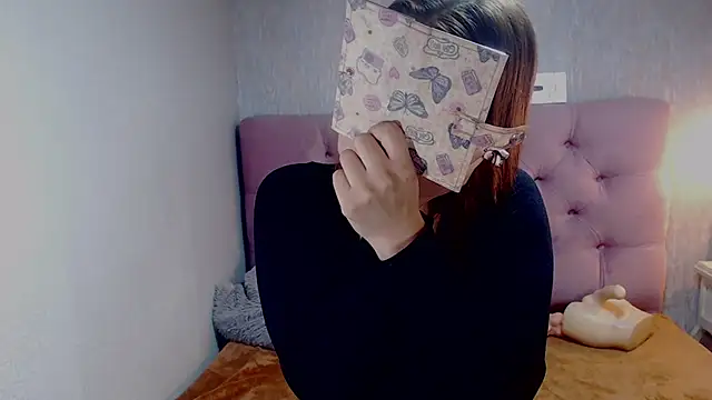 CurvyJulieth online show from February 6, 2025, 4:10 am