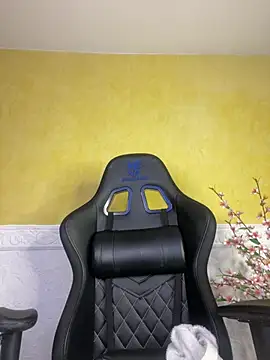 Snapshot of Lau_Beauty chatting on February 8, 2025, 6:01 am Lau Beauty online show from February 8, 2025, 6:01 am