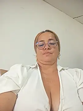 natally ross21 online show from October 25, 2025, 1:56 pm