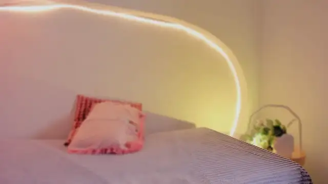 katiepeach  online show from March 20, 2026, 11:44 am