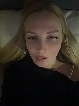 Snapshot of Aleksandrakis chatting on April 30, 2026, 8:57 pm Aleksandrakis online show from April 30, 2026, 8:57 pm