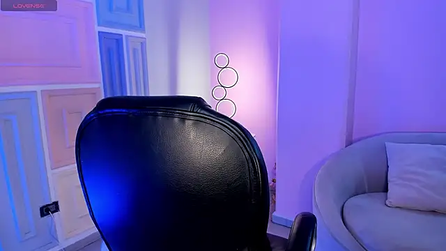 SamanthaKlein  online show from October 11, 2025, 7:26 pm