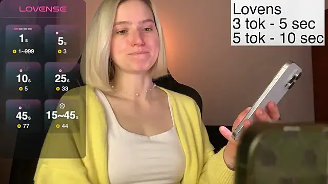 Snapshot of Sexy_Sweets chatting on November 16, 2025, 3:50 pm Sexy Sweets online show from November 16, 2025, 3:50 pm