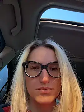 Snapshot of Sexy_Sweets chatting on November 9, 2025, 1:37 pm Sexy Sweets online show from November 9, 2025, 1:37 pm