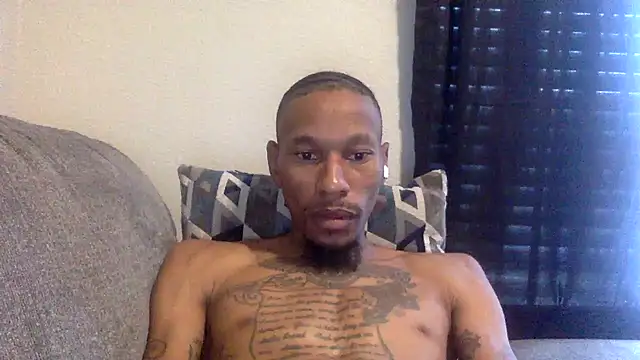 Snapshot of KingDerRico chatting on October 17, 2025, 9:49 pm KingDerRico online show from October 17, 2025, 9:49 pm