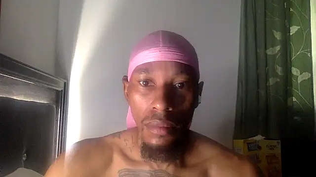 Snapshot of KingDerRico chatting on October 1, 2025, 3:05 pm KingDerRico online show from October 1, 2025, 3:05 pm