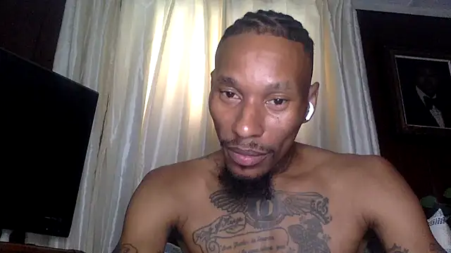 Snapshot of KingDerRico chatting on October 2, 2025, 9:18 pm KingDerRico online show from October 2, 2025, 9:18 pm