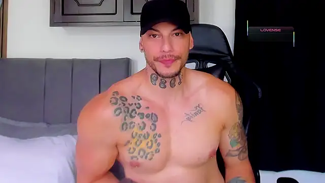 Snapshot of RickG_Oficial chatting on April 3, 2026, 6:58 pm RickG Oficial online show from April 3, 2026, 6:58 pm