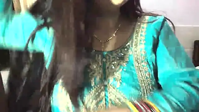 Snapshot of Gulaboo_bhabi chatting on June 3, 2026, 7:51 pm Gulaboo bhabi online show from June 3, 2026, 7:51 pm