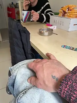 Snapshot of Natric24 chatting on November 15, 2025, 10:19 am Natric24 online show from November 15, 2025, 10:19 am