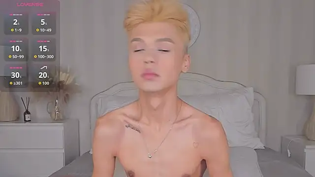 Snapshot of Felix_Rey chatting on November 12, 2025, 5:28 pm Felix Rey online show from November 12, 2025, 5:28 pm