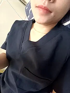 2 sex online show from May 4, 2026, 4:27 am