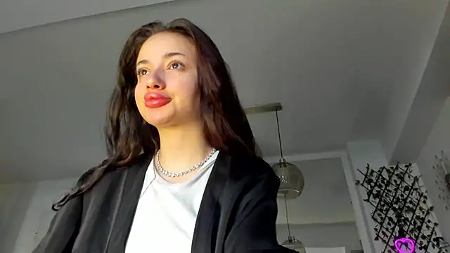 IreneVON online show from February 23, 2025, 5:56 am