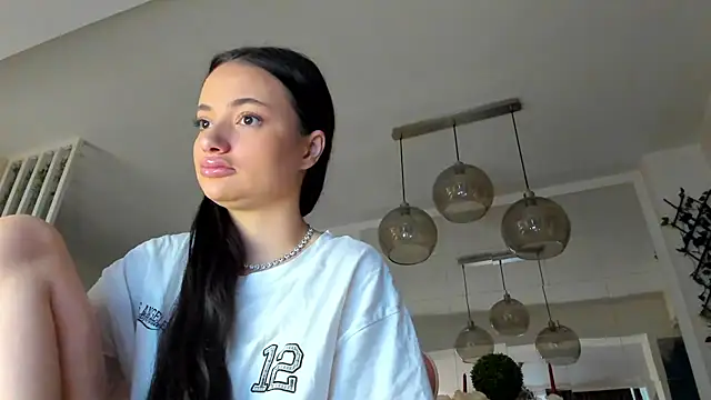 Snapshot of IreneVON chatting on November 16, 2025, 6:18 am IreneVON online show from November 16, 2025, 6:18 am