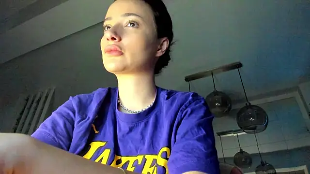 Snapshot of IreneVON chatting on October 19, 2025, 4:37 am IreneVON online show from October 19, 2025, 4:37 am