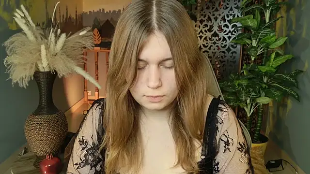 FioraMarmoris online show from November 21, 2025, 6:12 am