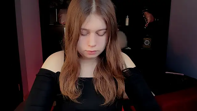 Snapshot of FioraMarmoris chatting on February 18, 2026, 5:27 am FioraMarmoris online show from February 18, 2026, 5:27 am