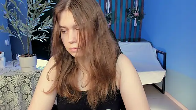 Snapshot of FioraMarmoris chatting on March 18, 2026, 5:10 am FioraMarmoris online show from March 18, 2026, 5:10 am