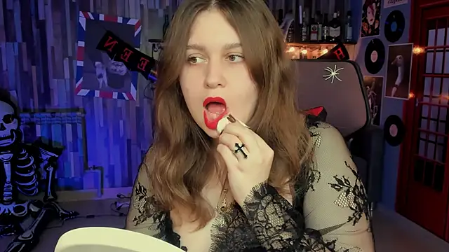 FioraMarmoris online show from October 30, 2025, 1:09 pm