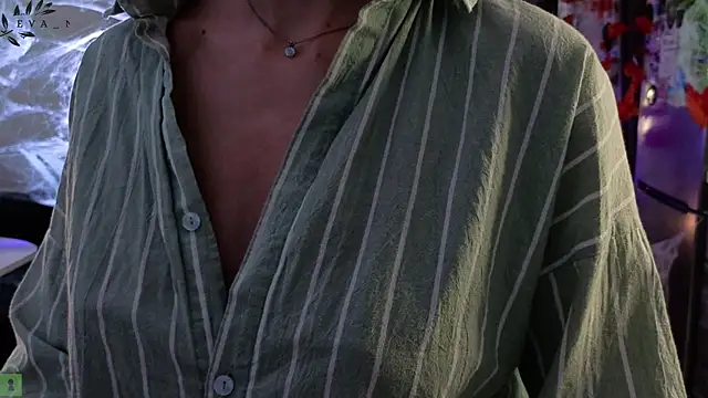 Snapshot of Eva_Natsumi chatting on October 27, 2025, 5:14 pm Eva Natsumi online show from October 27, 2025, 5:14 pm