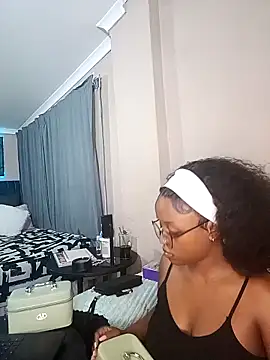 Snapshot of Queen-Chocolate chatting on February 5, 2026, 9:54 pm Queen-Chocolate online show from February 5, 2026, 9:54 pm