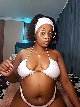 Snapshot of Queen-Chocolate chatting on February 12, 2026, 9:03 pm Queen-Chocolate online show from February 12, 2026, 9:03 pm