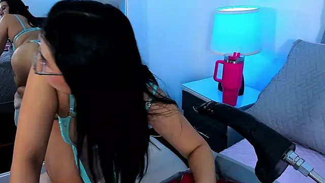 Samantha  Vega online show from January 9, 2026, 8:05 pm