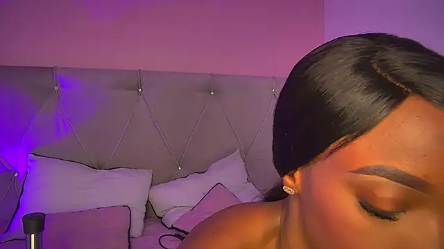 Snapshot of FiorelaLenin chatting on October 12, 2025, 12:28 pm FiorelaLenin online show from October 12, 2025, 12:28 pm