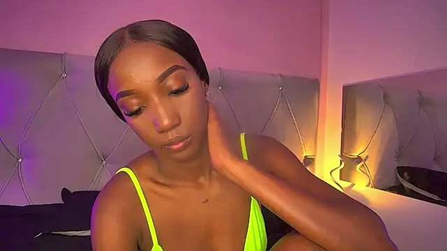 FiorelaLenin online show from May 15, 2026, 12:36 pm
