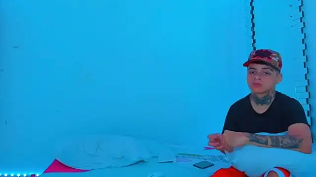 HOT boy2025 online show from January 21, 2025, 2:22 am