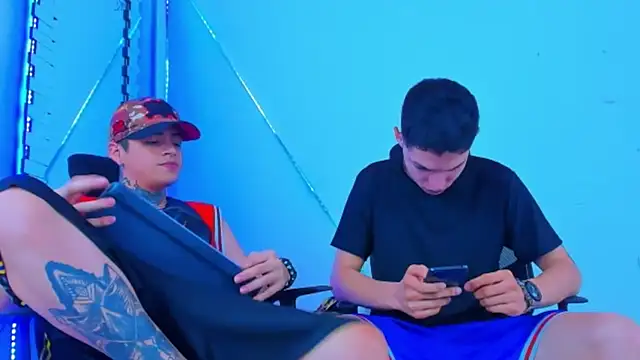 HOT boy2025 online show from October 17, 2025, 12:36 am