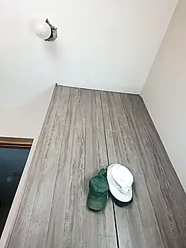 Snapshot of Mayo01_ chatting on December 3, 2025, 8:14 am Mayo01 online show from December 3, 2025, 8:14 am