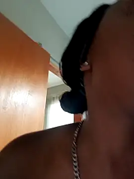 Snapshot of Mayo01_ chatting on November 17, 2025, 1:04 pm Mayo01 online show from November 17, 2025, 1:04 pm