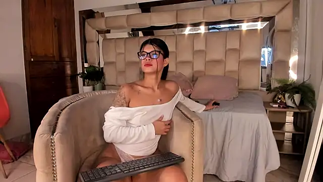 Snapshot of Dapnne_ chatting on October 8, 2025, 1:01 pm Dapnne online show from October 8, 2025, 1:01 pm