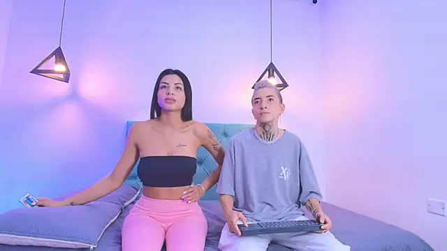 Snapshot of Tinny_and_Candy chatting on March 5, 2025, 1:17 pm Tinny and Candy online show from March 5, 2025, 1:17 pm