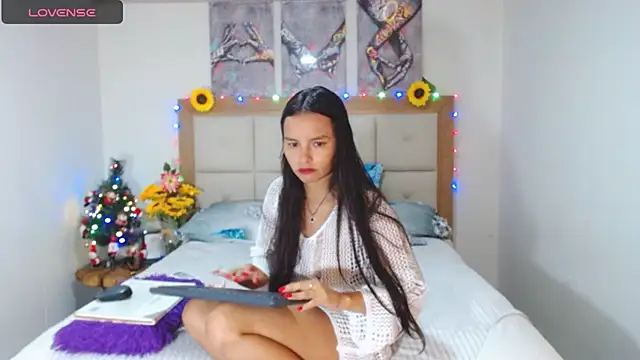 Snapshot of valentina_hearts chatting on December 21, 2024, 1:15 am valentina hearts online show from December 21, 2024, 1:15 am