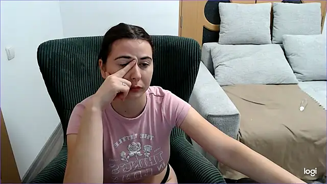 Snapshot of VioletaFlower7 chatting on October 20, 2025, 4:40 pm VioletaFlower7 online show from October 20, 2025, 4:40 pm