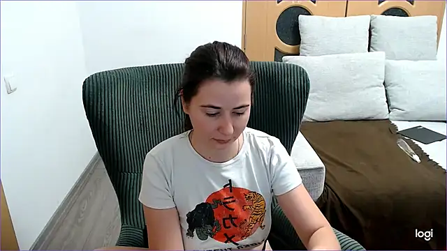 Snapshot of VioletaFlower7 chatting on November 12, 2025, 9:07 pm VioletaFlower7 online show from November 12, 2025, 9:07 pm