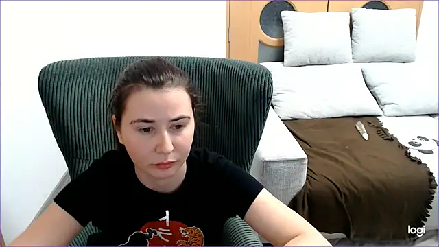 Snapshot of VioletaFlower7 chatting on December 13, 2025, 8:04 pm VioletaFlower7 online show from December 13, 2025, 8:04 pm